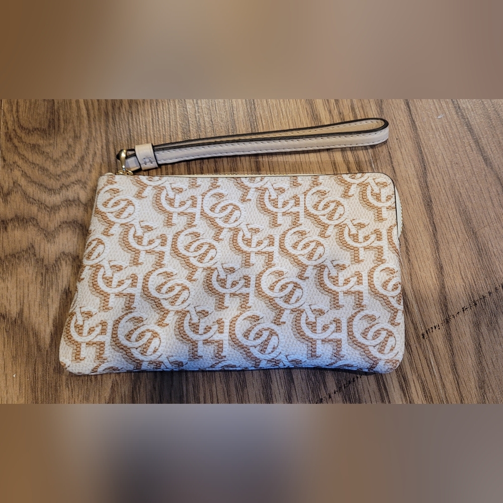 Coach Beige and White Wristlet